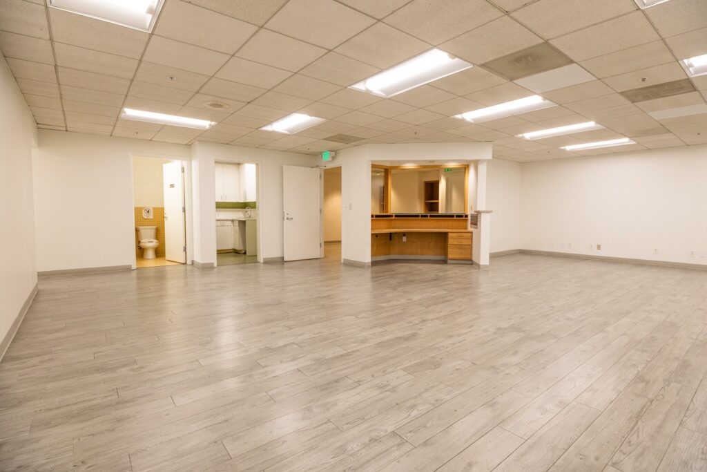 2100 Webster Suite 420